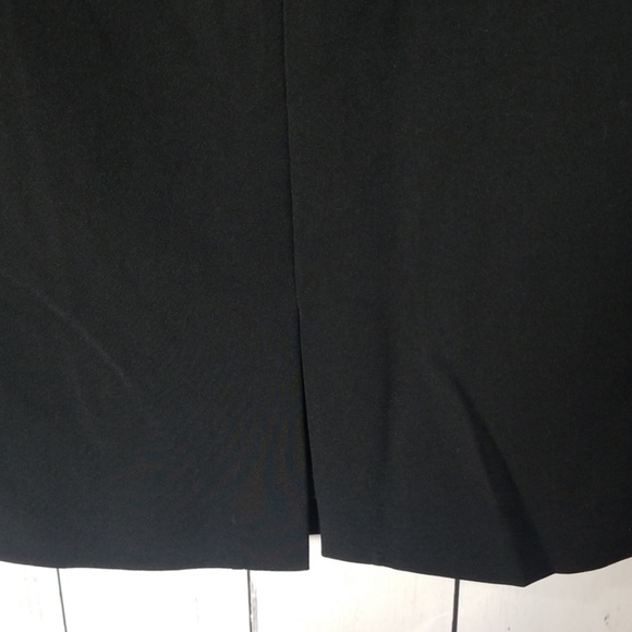 Plus 24w classic black pencil skirt - Picture 4 of 5